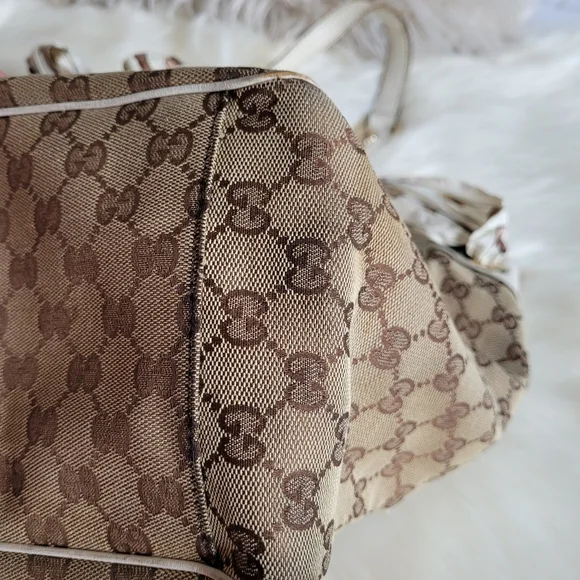 Authentic Gucci Positano - Picture 5 of 14